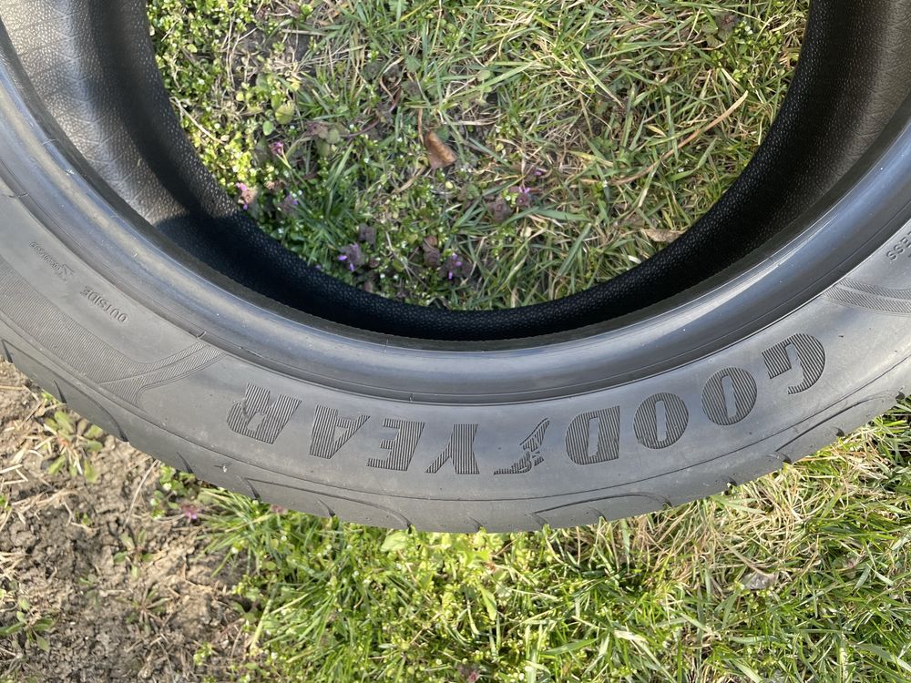 285/40 R21 Goodyear F1 Asymetric-2