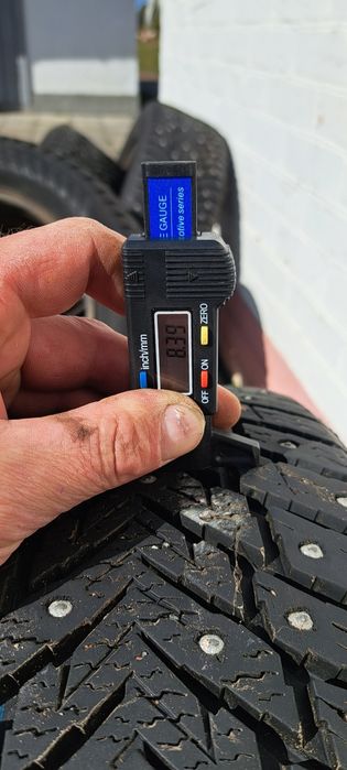 Зимові шини 205 55 r 16  Nokian hakkapeliitta 10 Шип