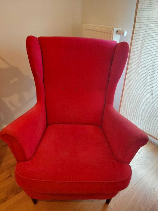 Fotel Strandmon uszak IKEA z podnóżkiem