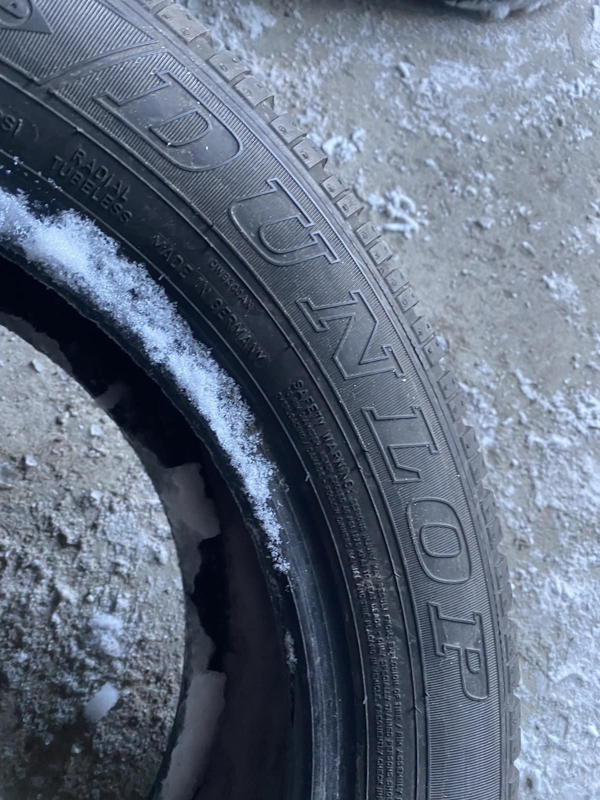 215.60.17c Dunlop 4шт зима БУ склад шины резина из Европы 60 R17с