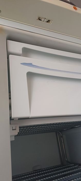 Морозильна камера reinford