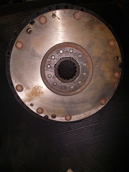 Винт центральный ЮМЗ МТЗ запчасти