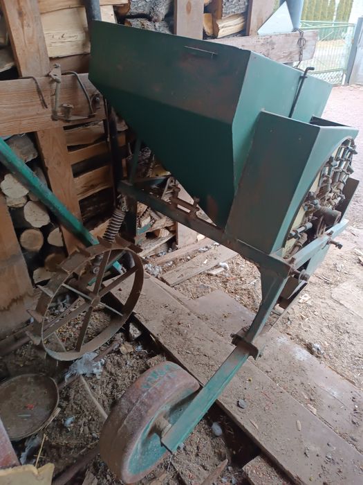 Картоплесаджалка