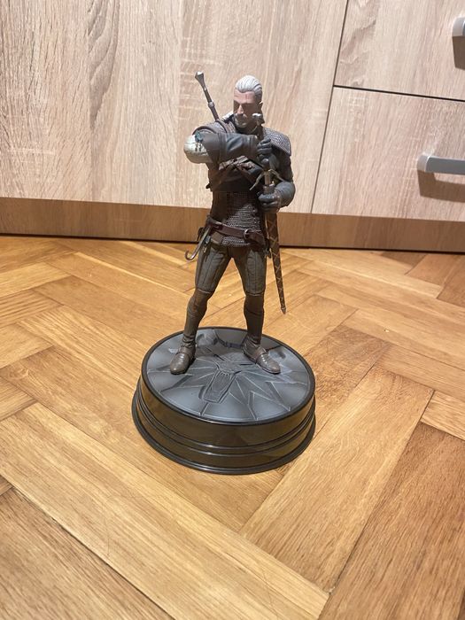 Spezedam Figurke dark horse geralt wiedzmin