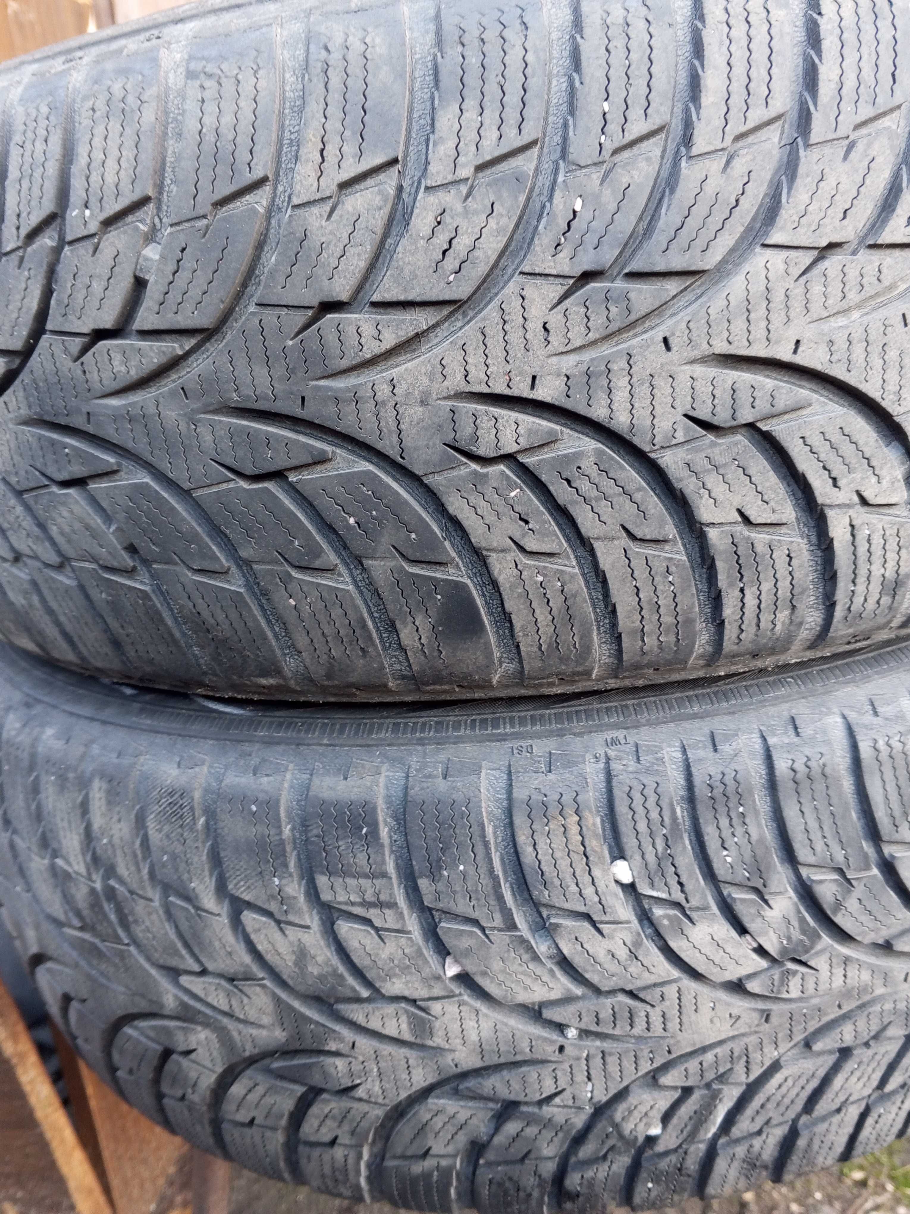 Продам пару зимней резины 185/55 R15 nokian