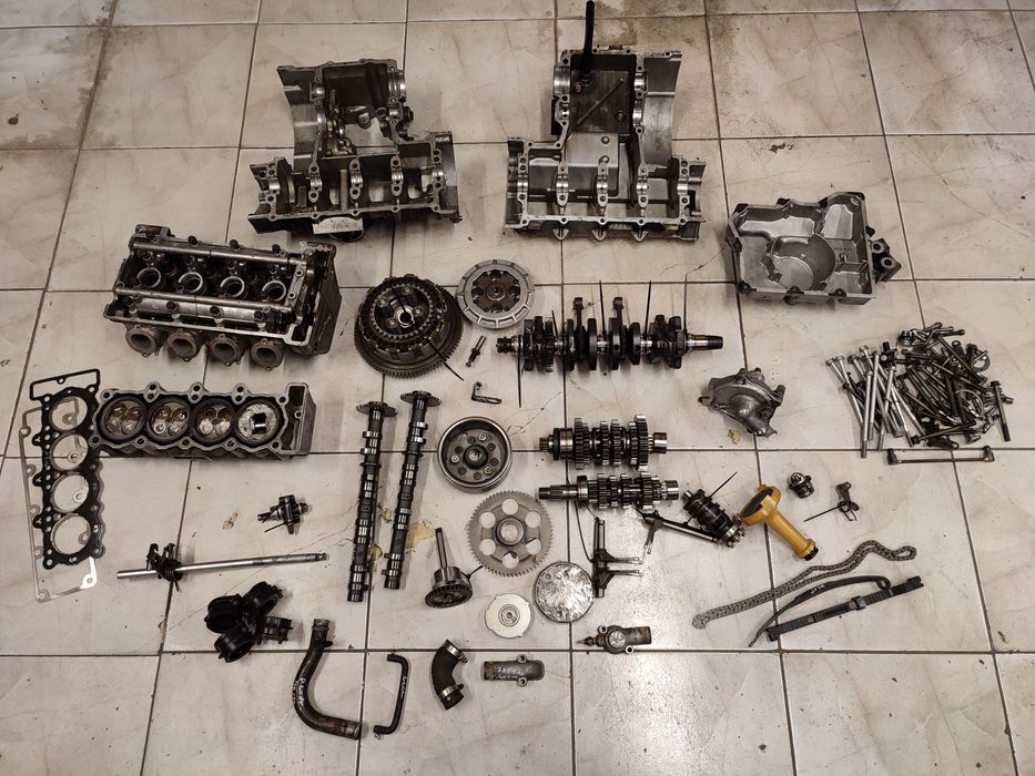 Kawasaki ZXR 400 silnik części wał skrzynia sprzęgło karter magneto