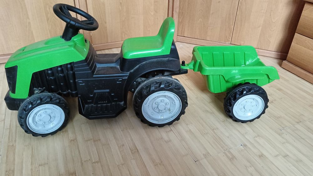 Traktor z przyczepka i motor dla dzieci