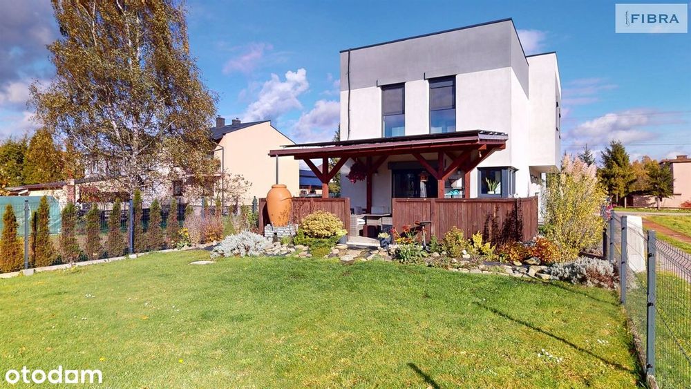 Nowy dom z pompą ciepła i fotowoltaiką