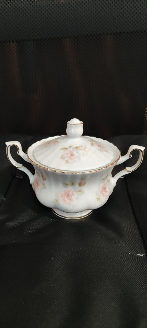 Porcelana komplet 12 os.