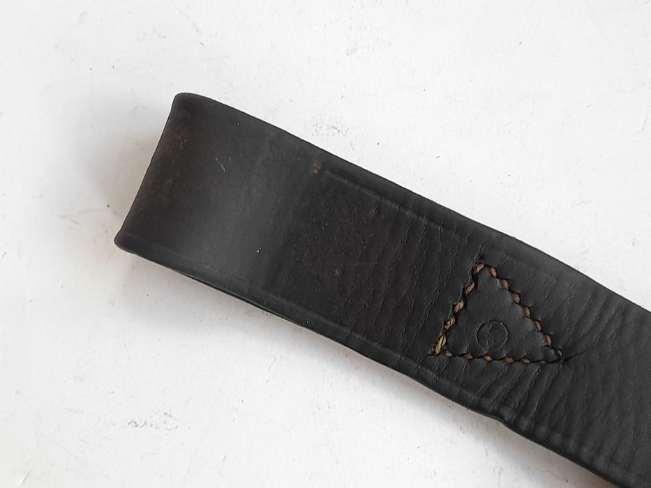 Żabka skórzana do bagnet Mauser, sygnowana (oryginał)