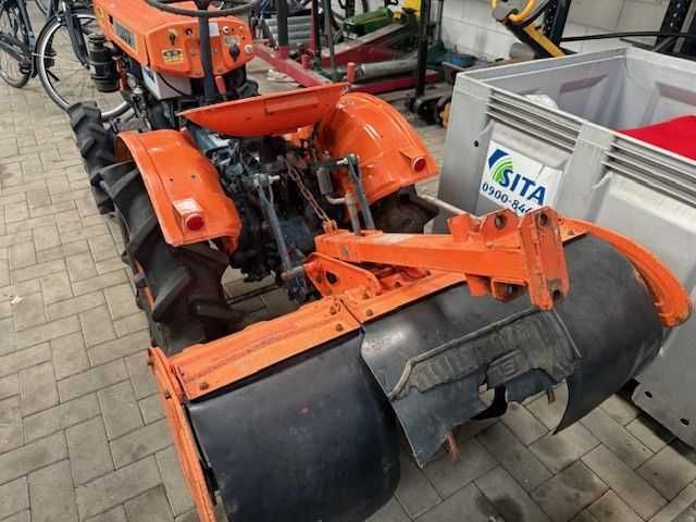 KUBOTA ZB 6000 z glebogryzarką . sprowadzona  napęd na 4 koła