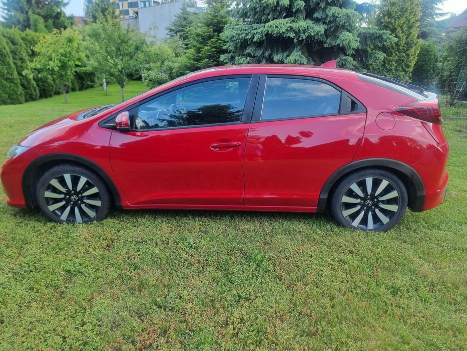 Piękna czerwona Honda Civic 1,8 benzyna 2015 rok