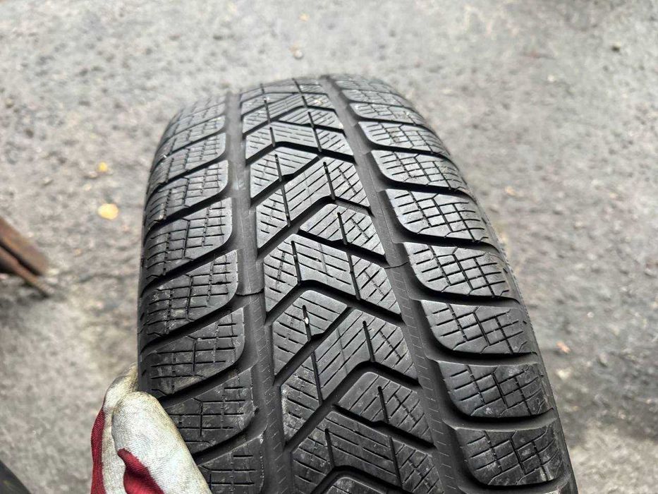 Шини зима 215/65/R17 Pirelli Scorpion Winter 95% 2022рік