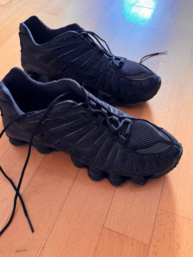 Кроссовки Nike Shox