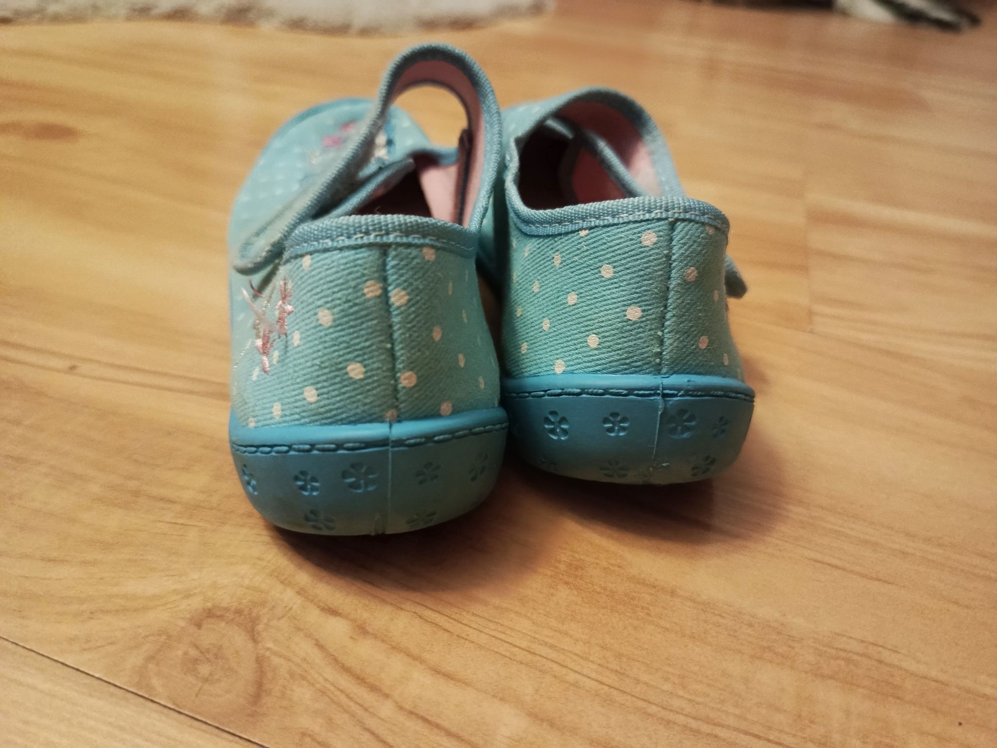 Kapcie, buty dla dziewczynki + gratis