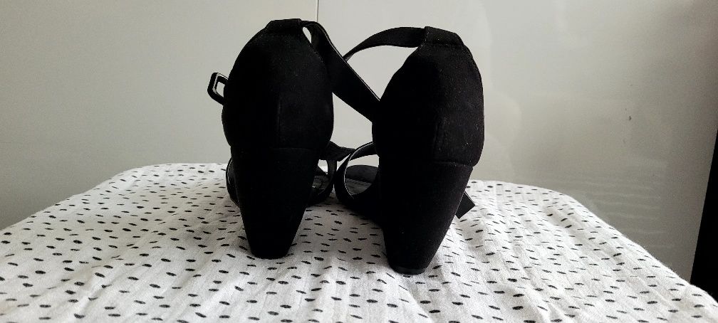 NOWE buty z odkrytymi palcami na koturnie h&m rozmiar 39