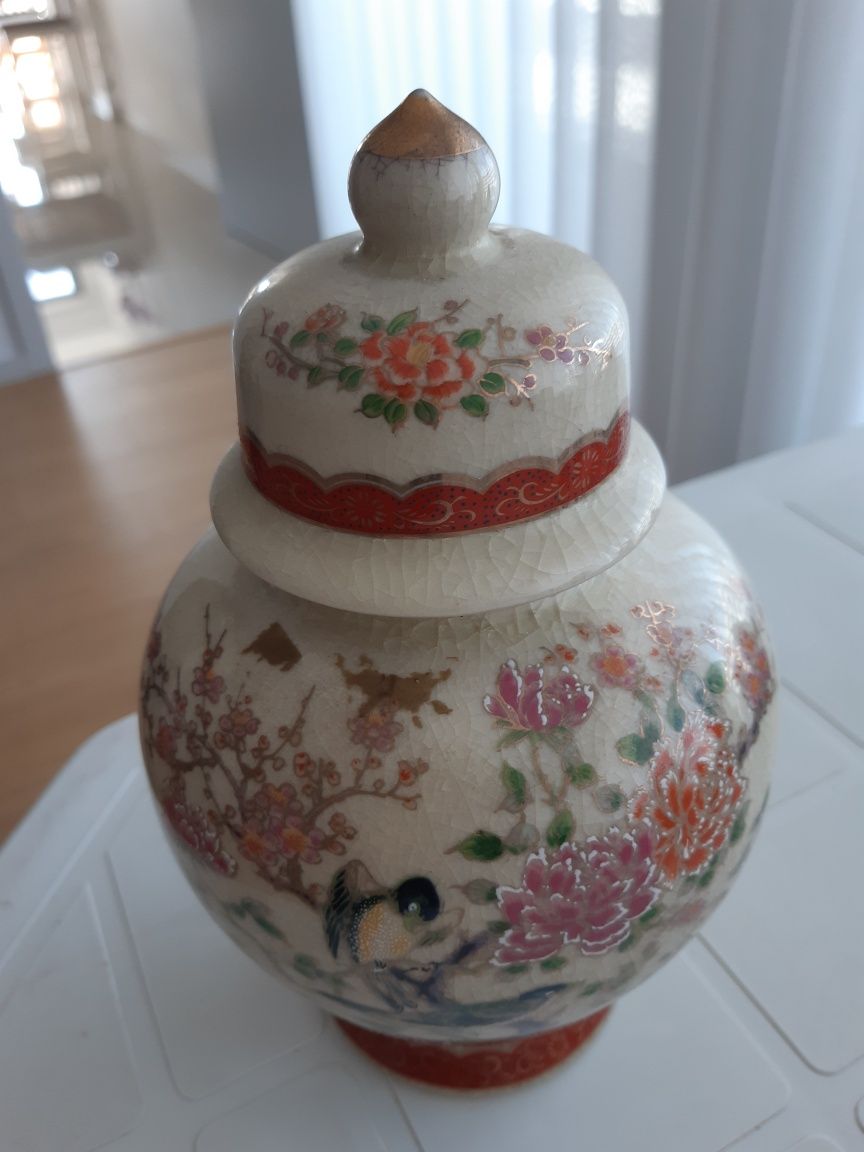 Pote em porcelana japonesa Satsuma