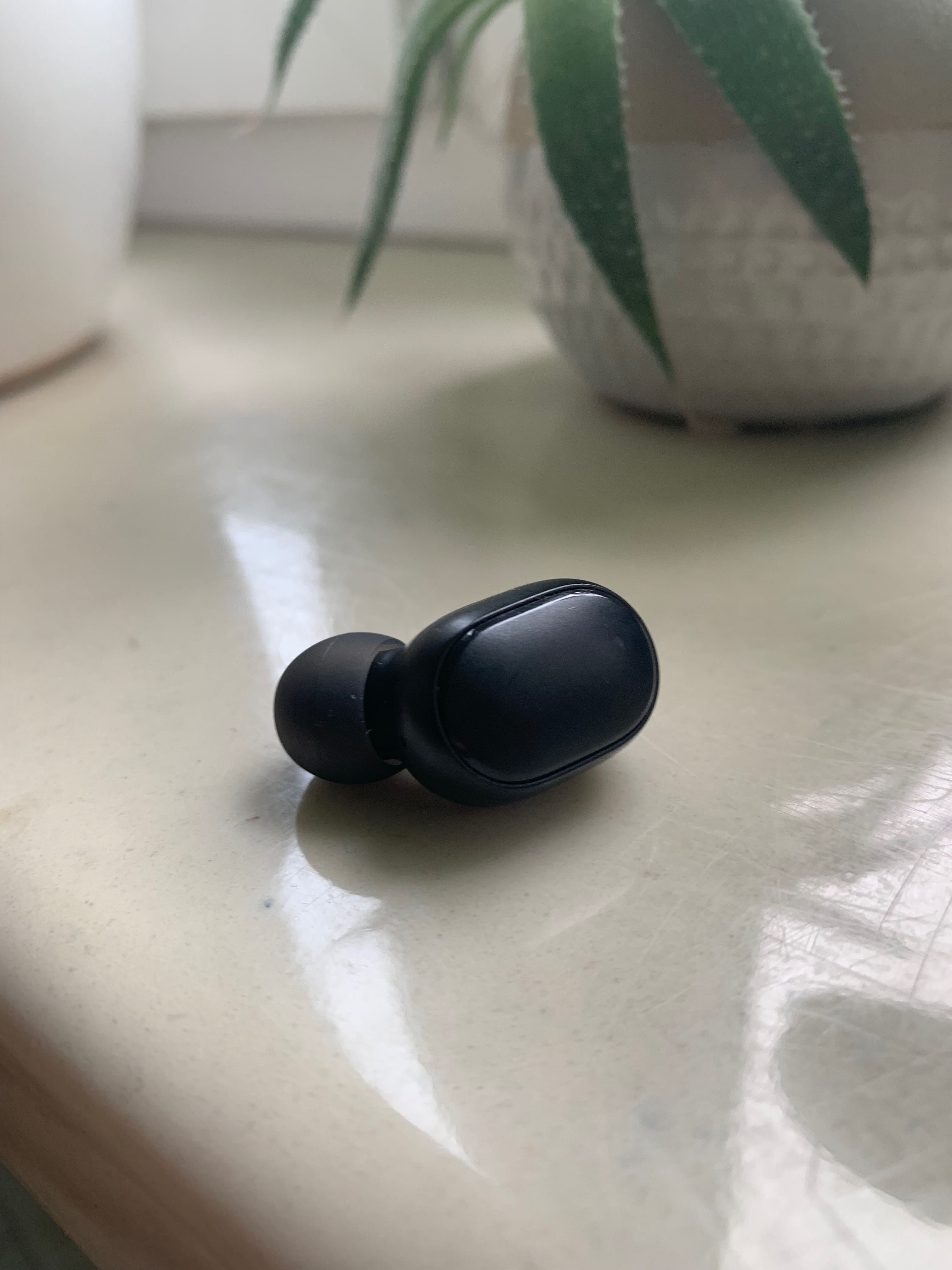 Lewa słuchawka XIAOMI Earbuds Basic 2 Czarny