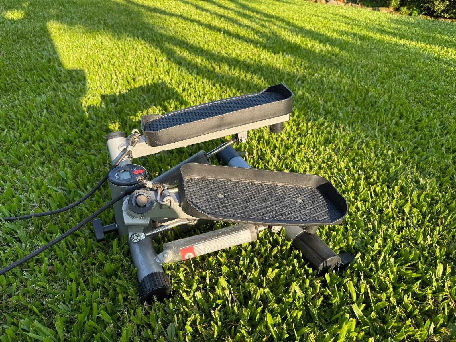 Máquina Step para pernas e braços