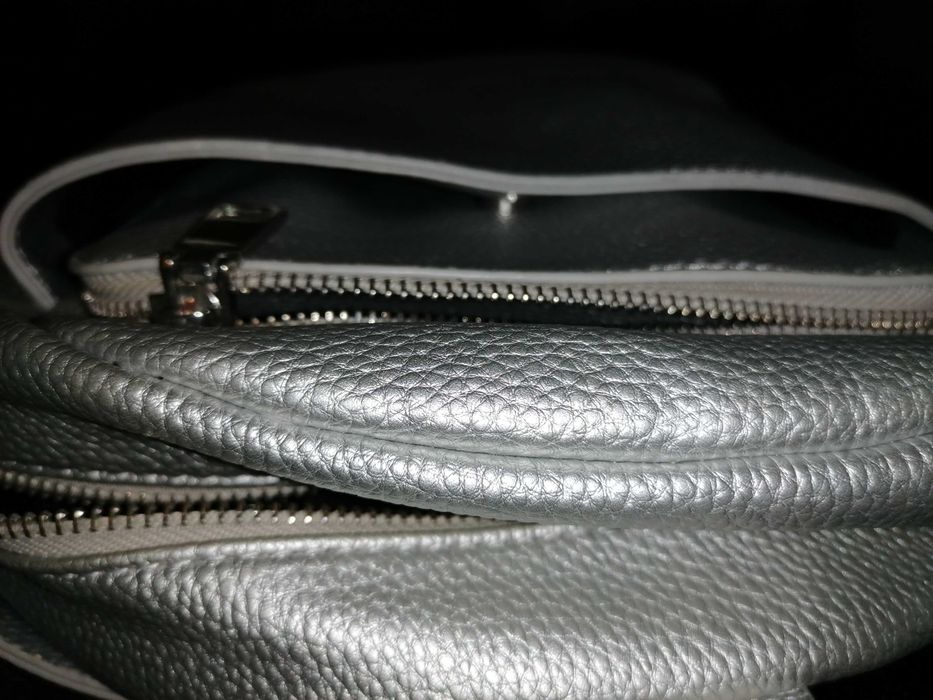 Mochila  prateada