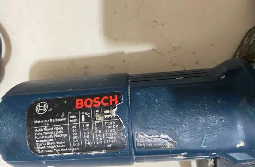 Електролобзік Bosch GST 60 PE
550 W 3100 min-1