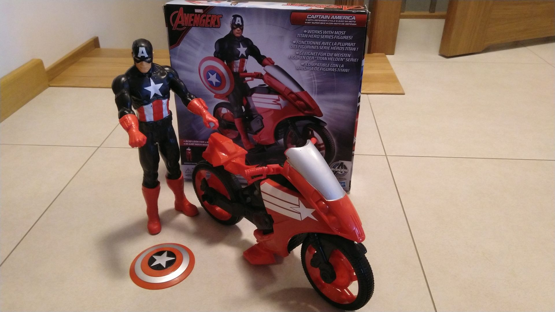 Avengers Captain America na motorze