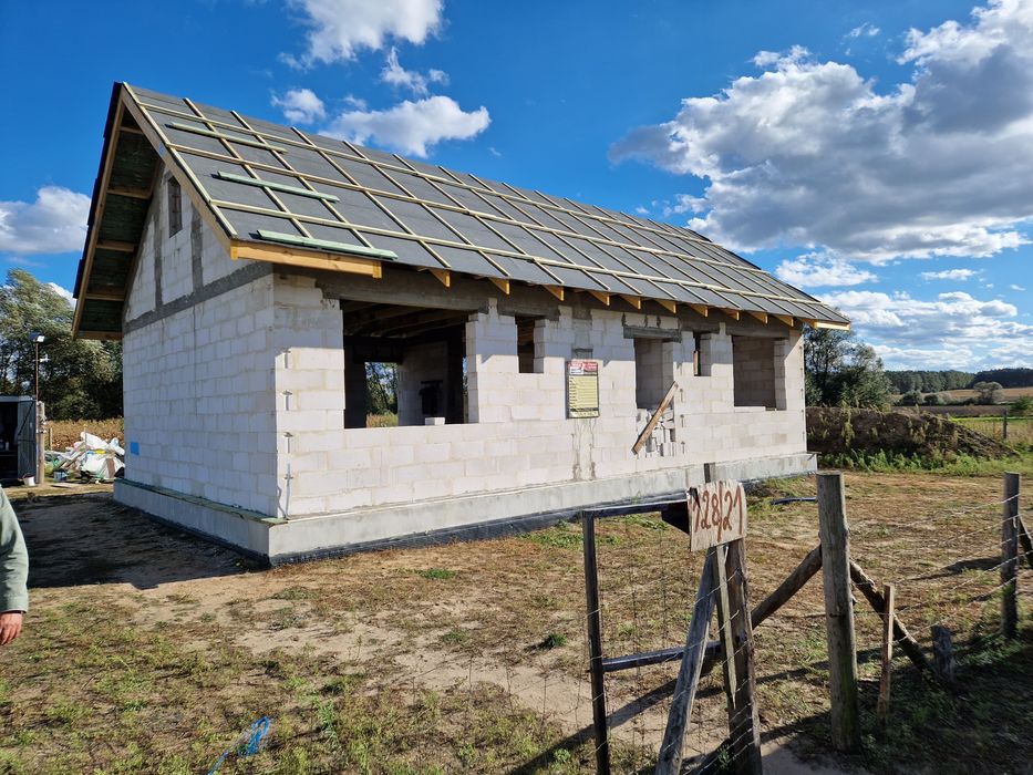 DESKOWANIE, montaż wstępnego pokrycia dachowego.