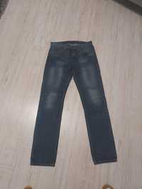 Spodnie jeansy LEVIS W31 L32 kilka razy ubrane.