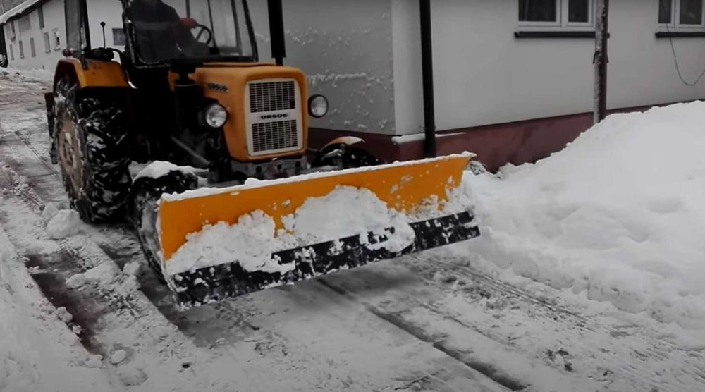 Pług śnieżny na przód ciągnika Ursus C-330 C-360, 3512 MF-235 MF-255