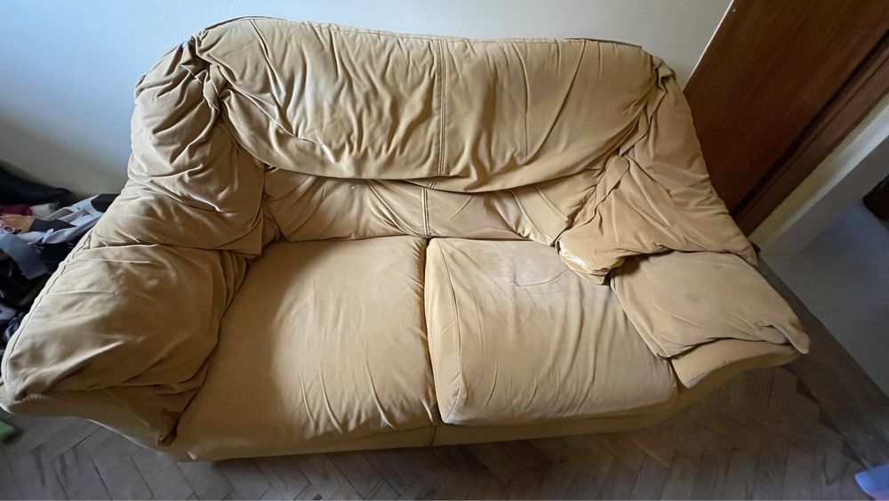 Sofa usado em condições.