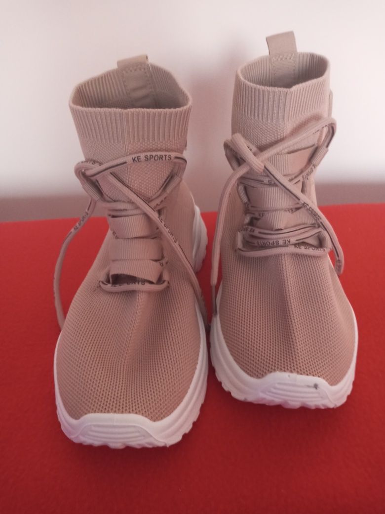 Buty. skarpetkowe