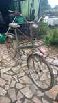 Bicicleta antiga para restauro ,trouxeram na de angola.