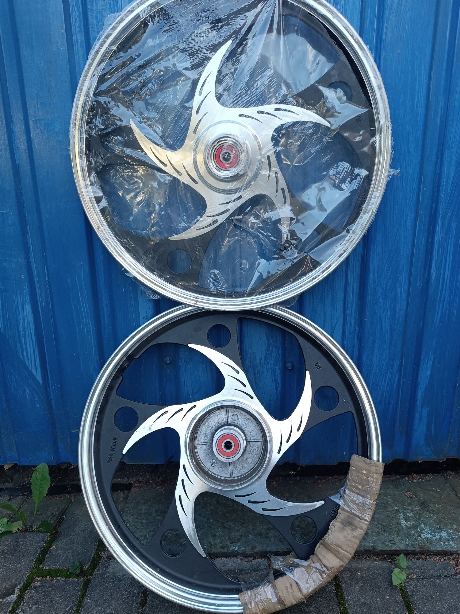 Колесо на китайский мотоцикл skymoto DTR