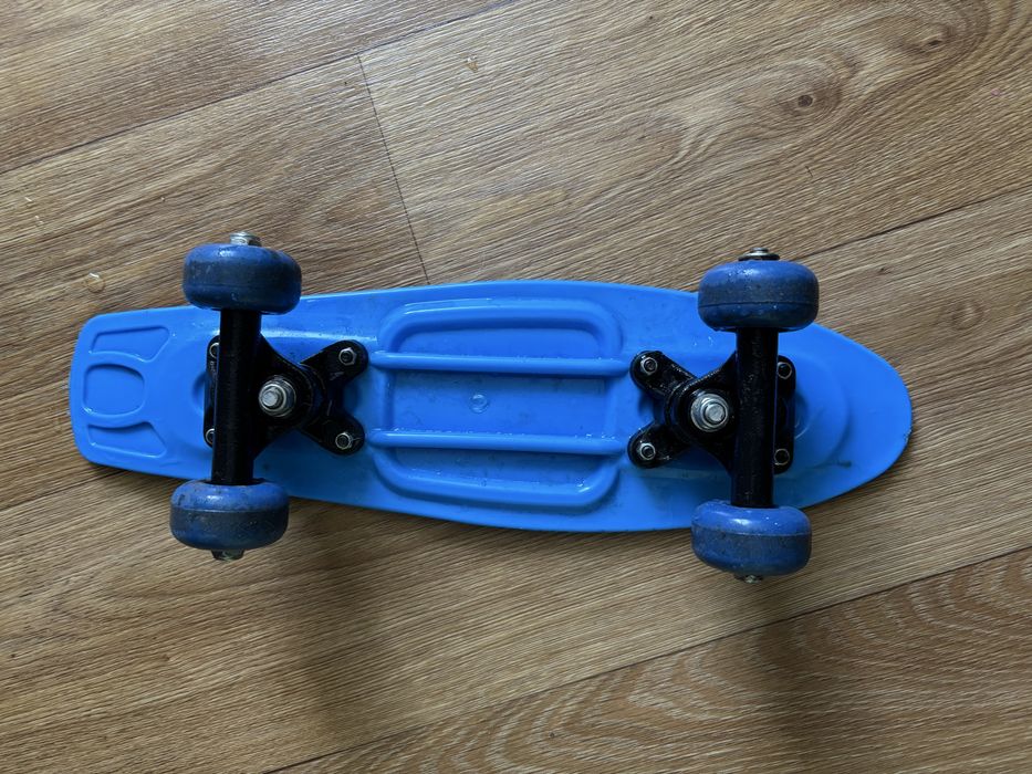 Скейт та шолом для хлопчика 4-7 років