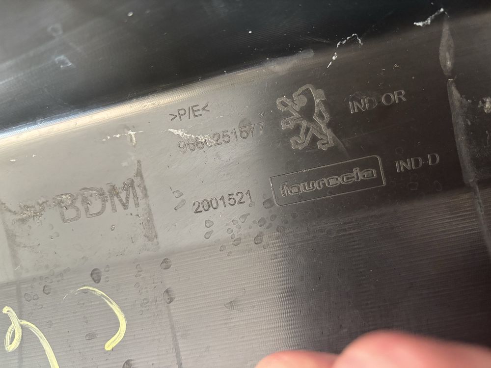 Peugeot 207 SW kombi zderzak tył tylny nakładka zderzaka listwa