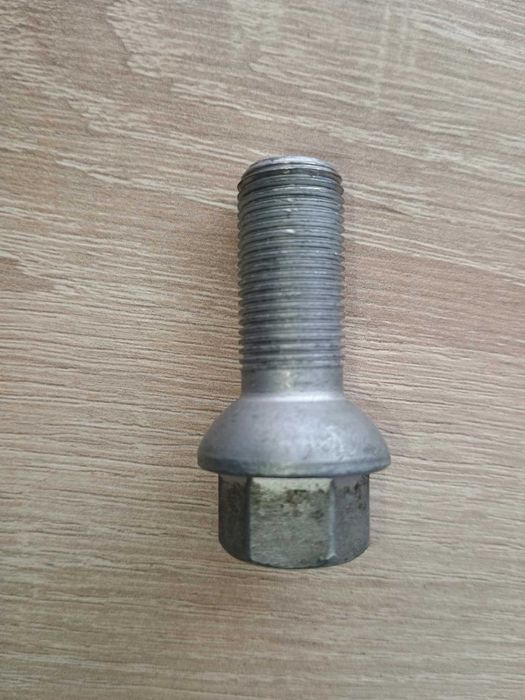 Śruba 14x1,25 28mm sferyczna kulista cena za 15 sztuk