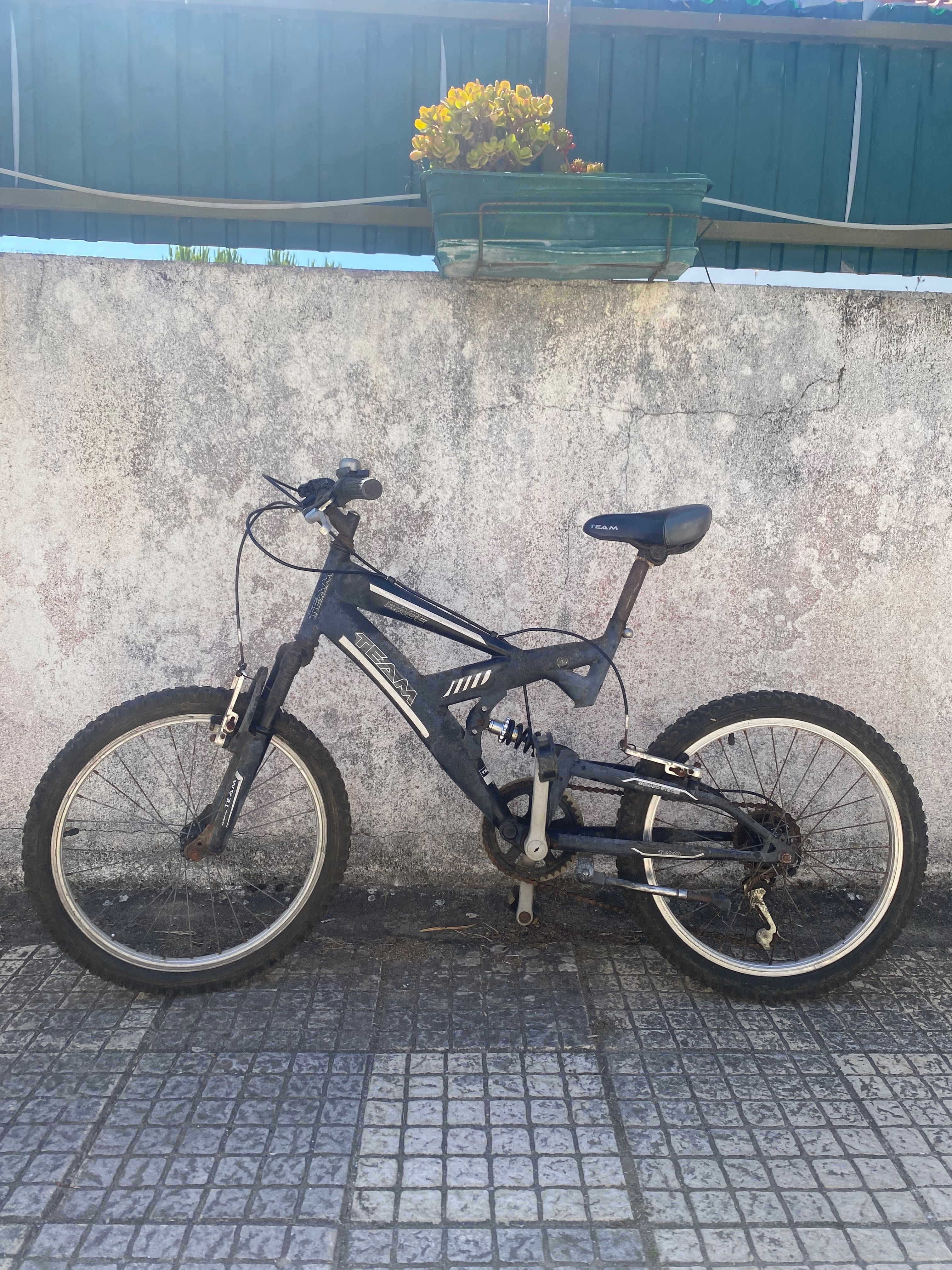 Bicicleta BTT usada para criança