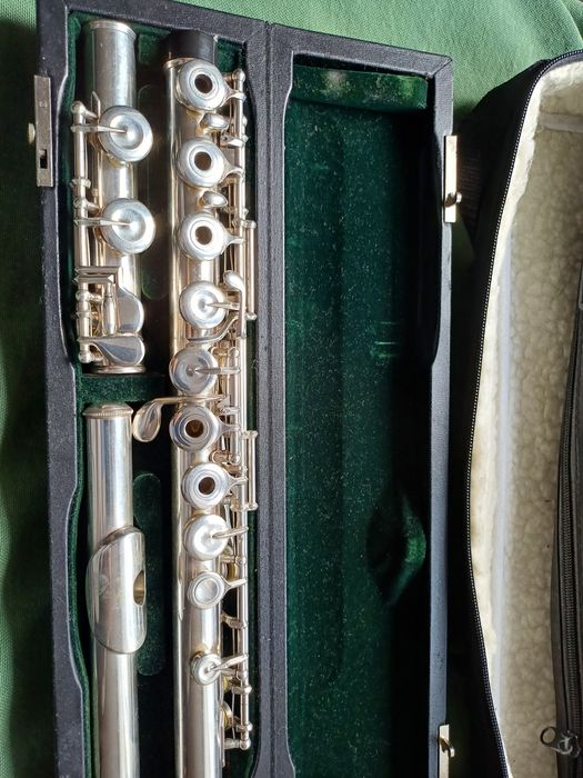 Sprzedam flet Pearl 505