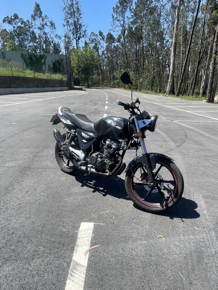 Vendo keeway rkv , ler descriçao