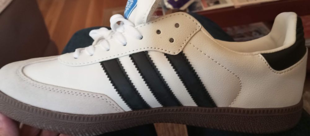 Tênis adidas Samba novas 42