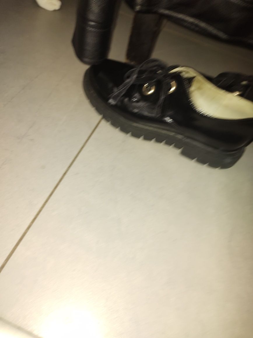 Buty,czarne lakierowane, Reserved roz35
