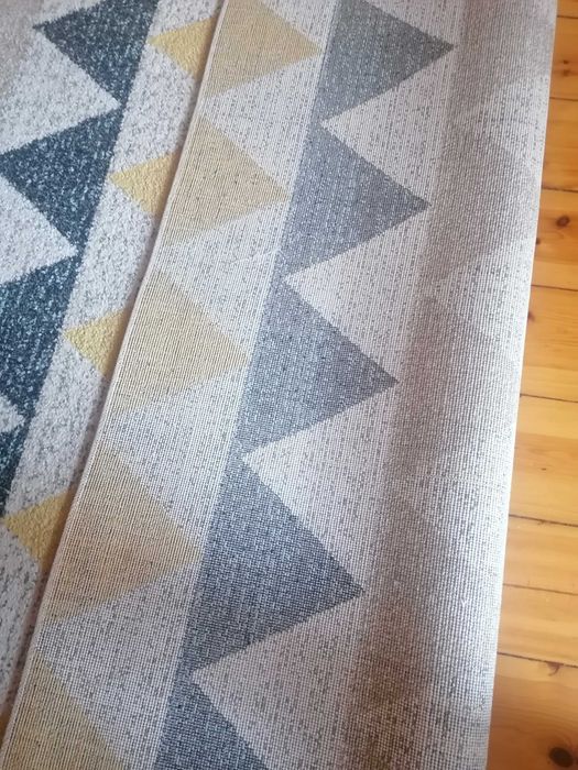 Dywan w trójkąty 160x230