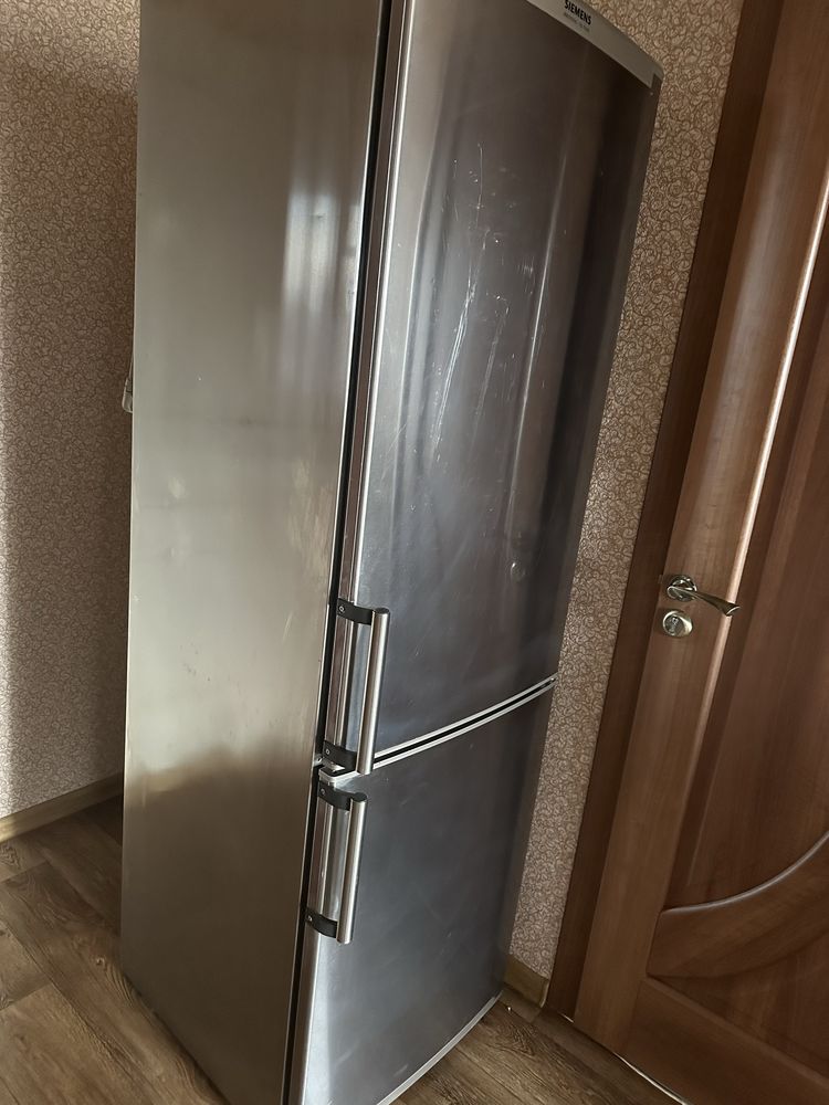 Холодильник Siemens