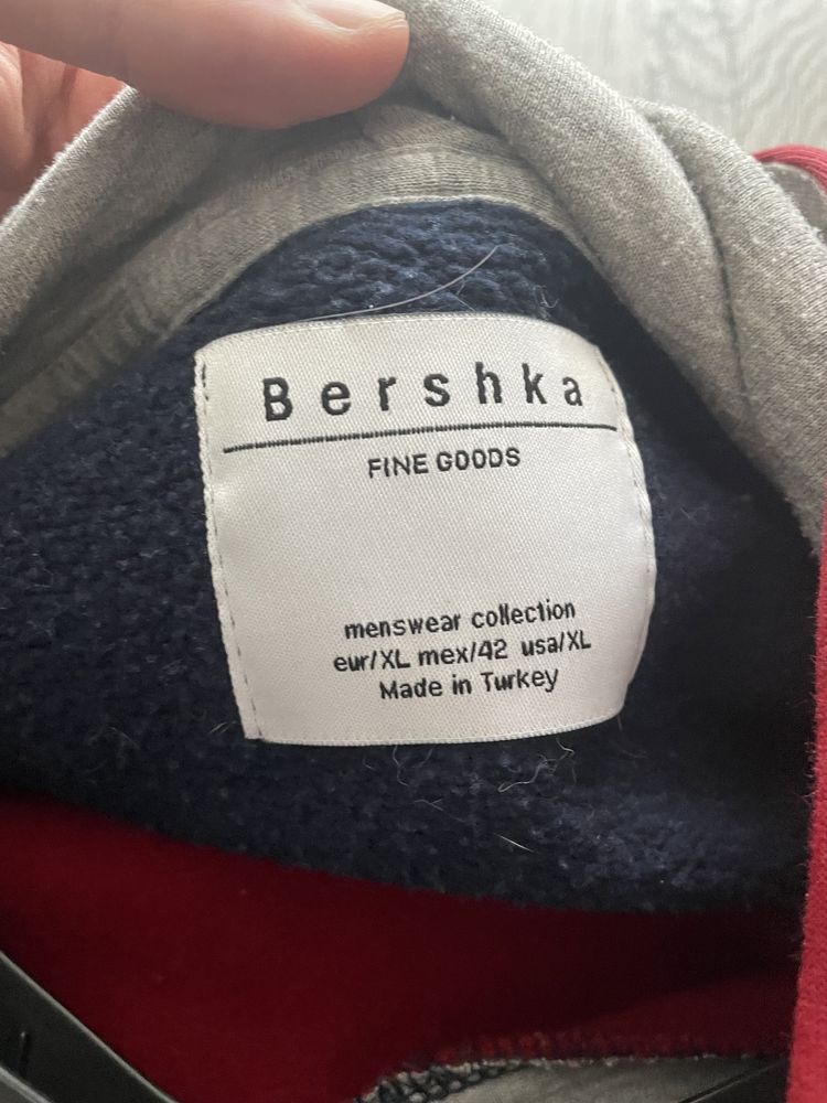 Худі Bershka