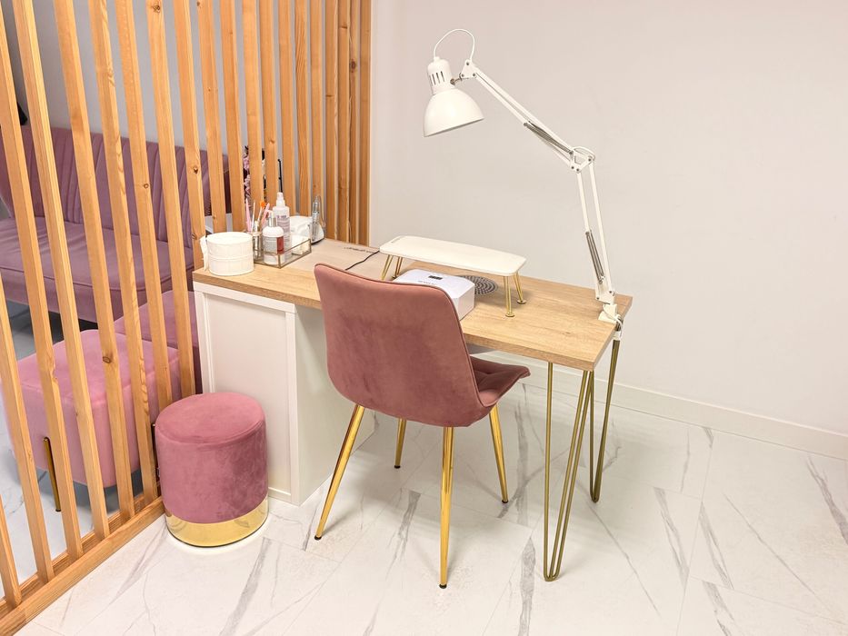 Wynajem stanowisko do stylizacji paznokci manicure pedicure
