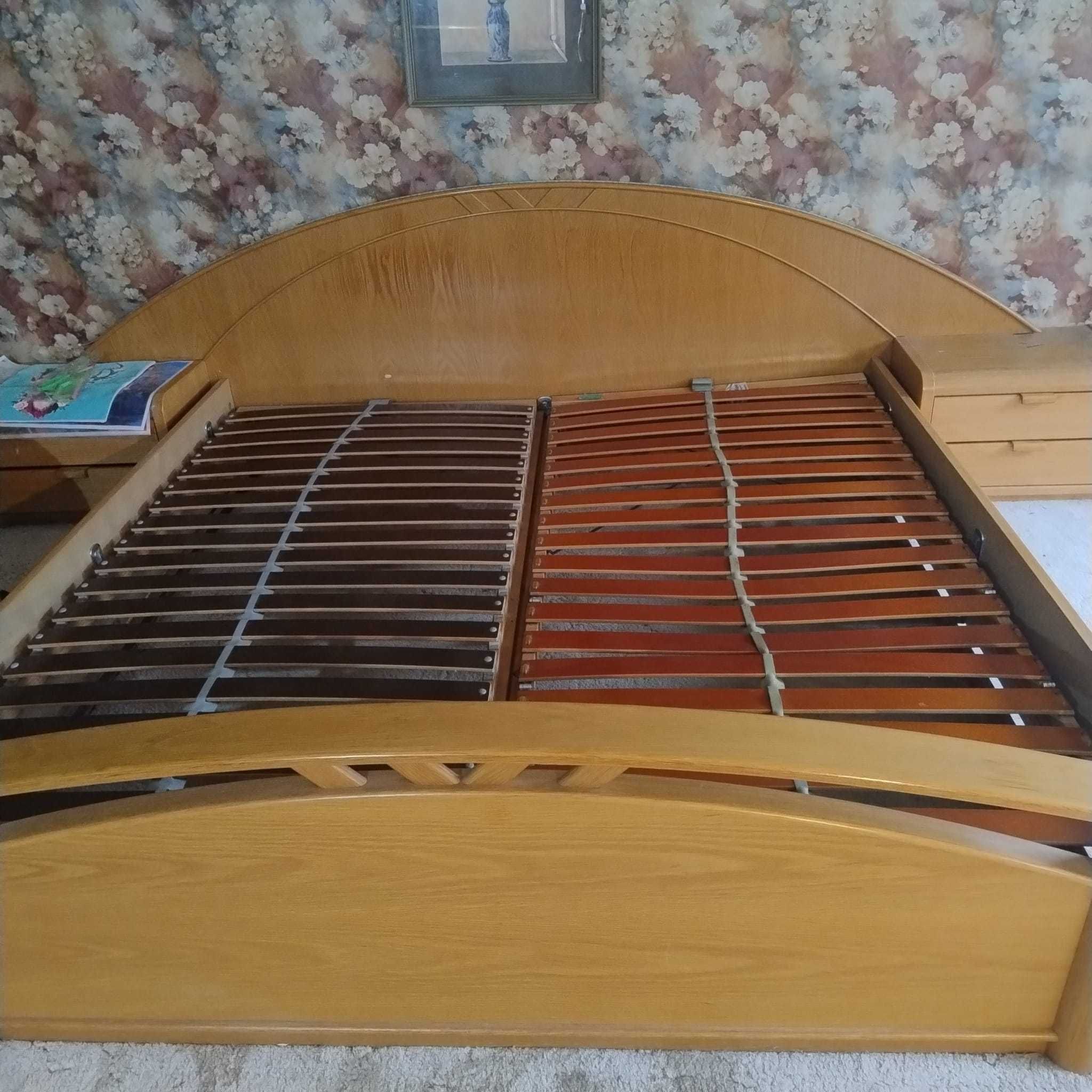 Wielkie łóżko 2x2m