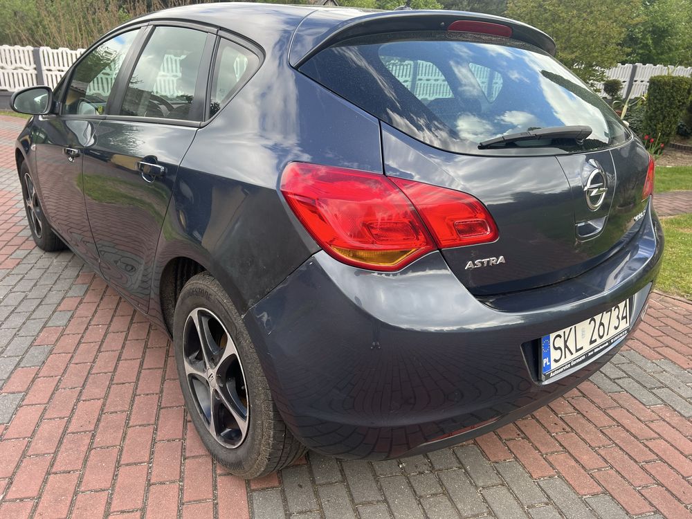 Sprzedam Opel Astra J 1.4 benzyna z gazem 1 właściciel w PL