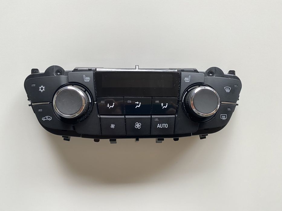 Блок керування клімат-контролем Opel Insignia