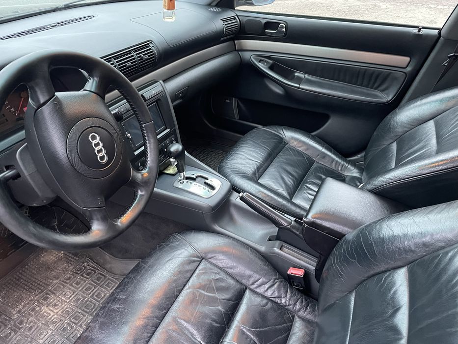 Audi A4 Автомат 2.4 v6