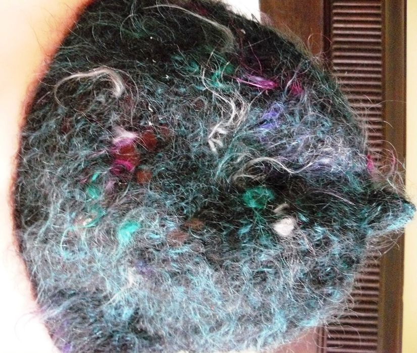 Ręcznie robiona czapka vintage z 100% wełny moherowej czarno- zielona